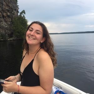 Meet your Posher, Brooke